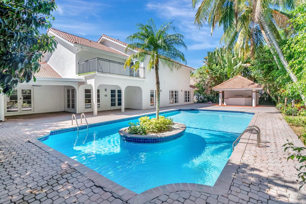 Photo of 930 N Parkside Circle N, Boca Raton, FL 33486 (MLS # R11073697)