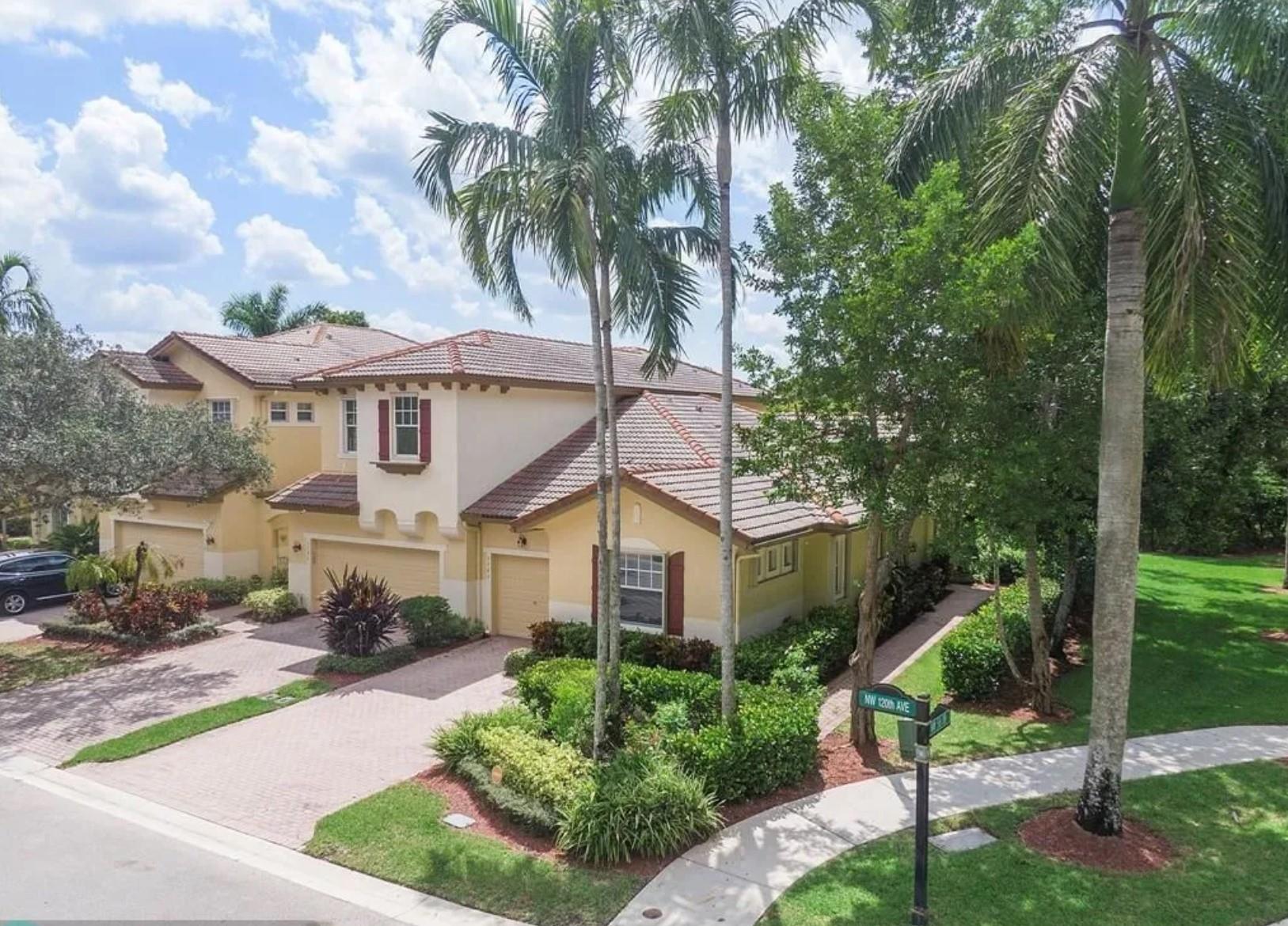 Heron Bay / Tuscany
Lakefront 3 bedrooms/2 bathrooms corner villa featuring new roof and newer stainless steel appliances, Newer flooring, and A/C. Oversized lot with garden views. Interior just painted in “Crushed Ice” with white trim. Includes 1-car garage, 2 driveway spaces, and ample guest parking. Just steps from the Tuscany pool, with access to Heron Bay’s resort-style amenities: 2 heated pools, brand-new waterpark, 2 gyms, 13 tennis & 6 pickleball courts, basketball, party rooms, scenic trails, and 24/7 gated security. move in August, A+ schools