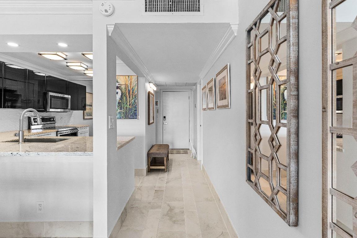 14 Royal Palm Way 501