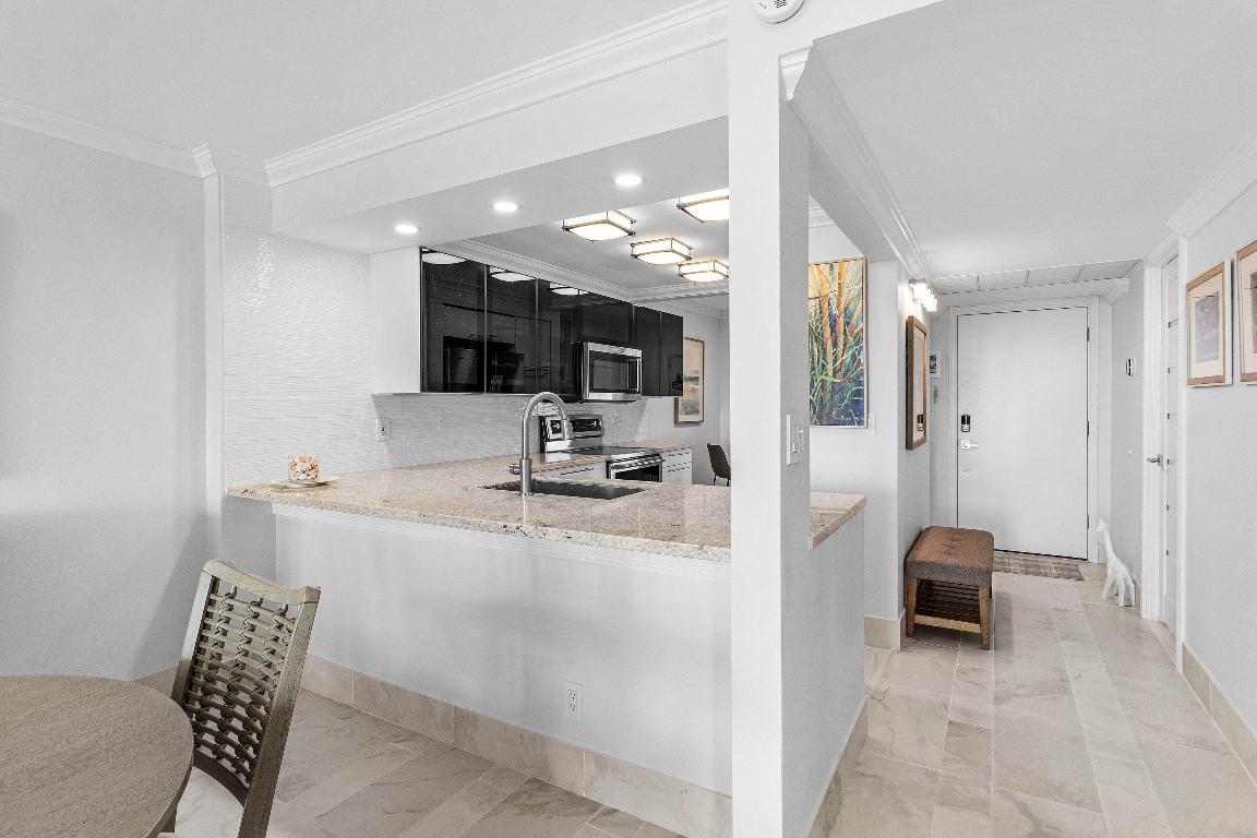 14 Royal Palm Way 501