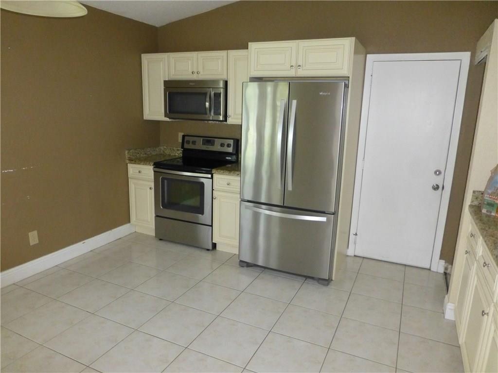 Town & Country Estates Se - Residential