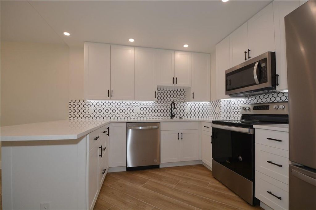 Photo of 5100 Dupont Boulevard #6G, Fort Lauderdale, FL 33308 (MLS # F10501691)