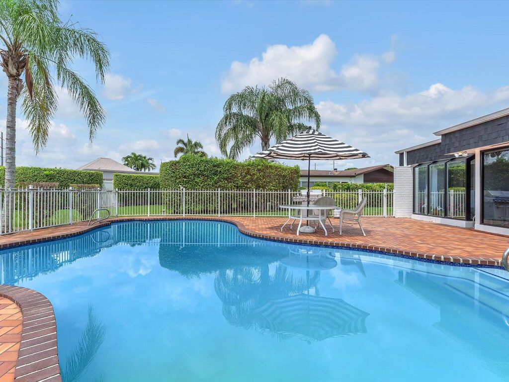 Photo of 5310 Mango Circle, Tamarac, FL 33319 (MLS # R11149022)