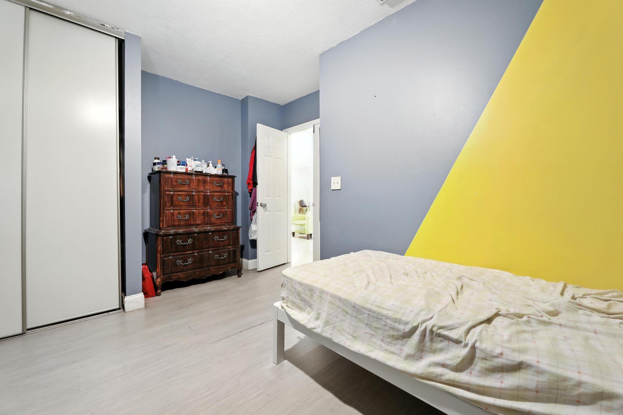 APPLEWOOD VILLAGE 4 - Residential