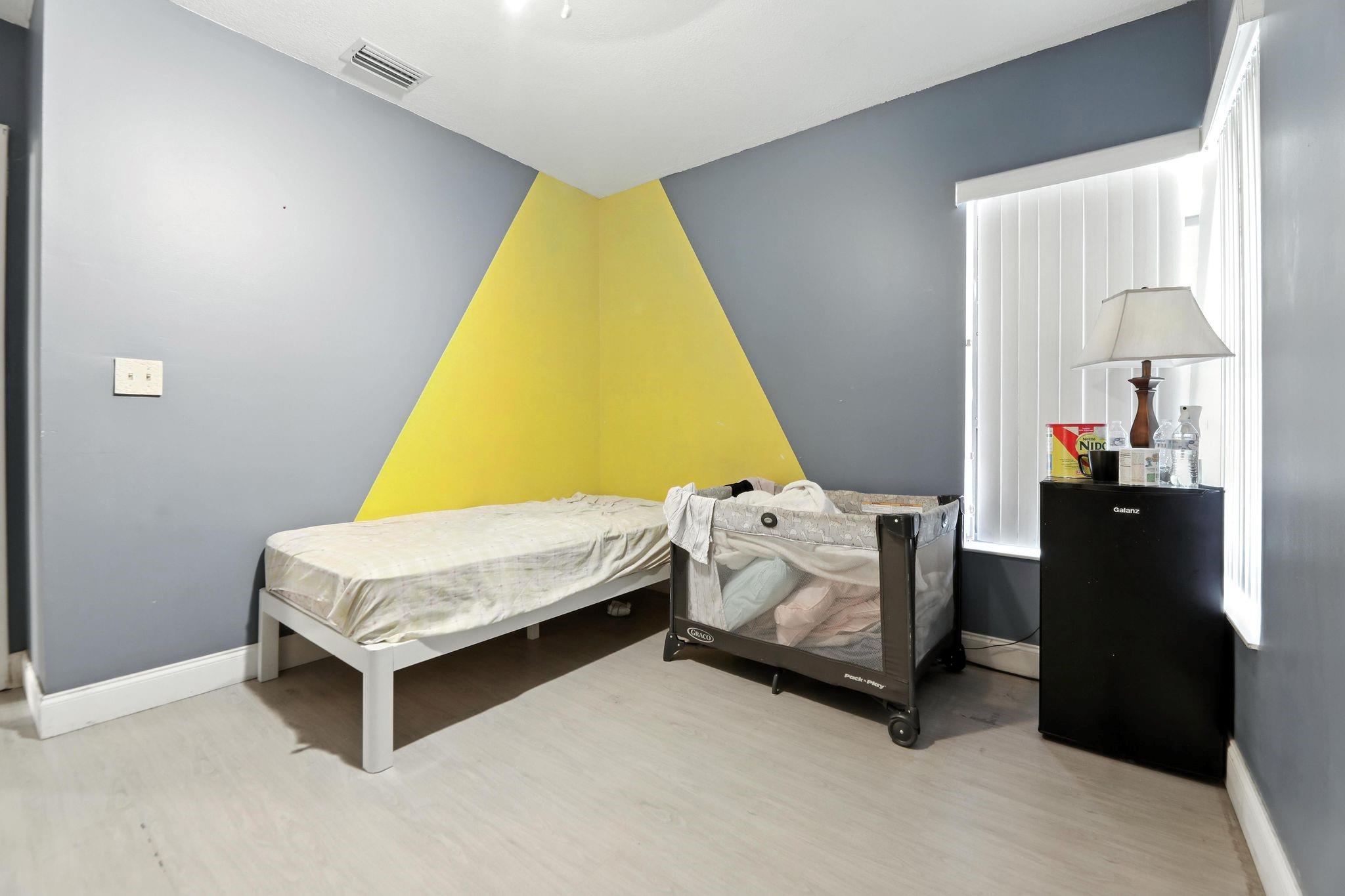 APPLEWOOD VILLAGE 4 - Residential
