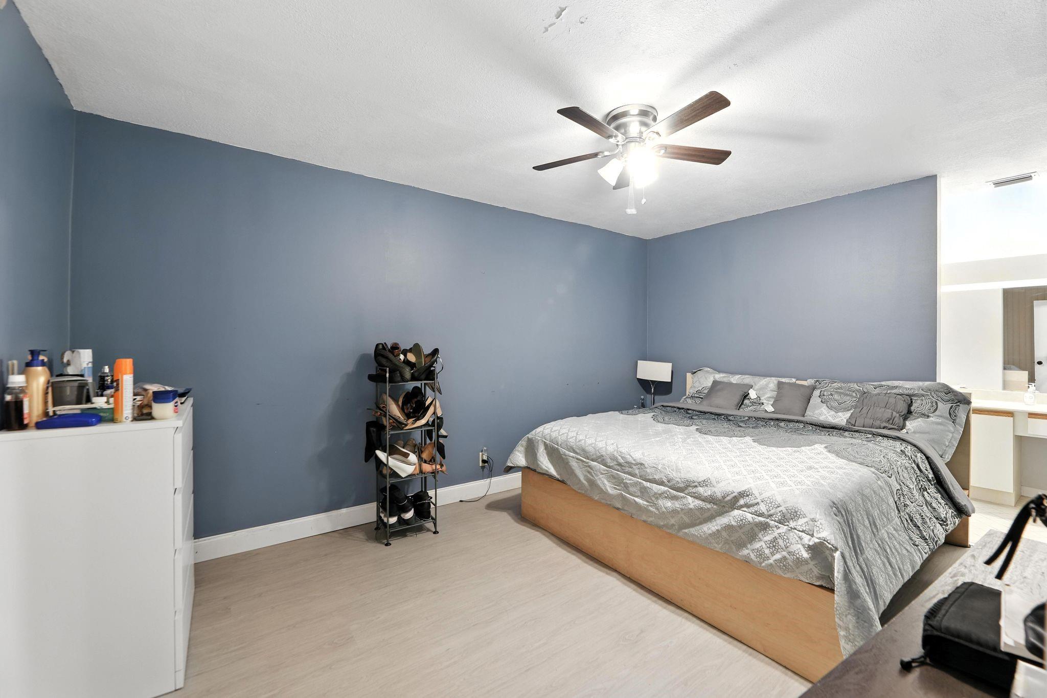 APPLEWOOD VILLAGE 4 - Residential