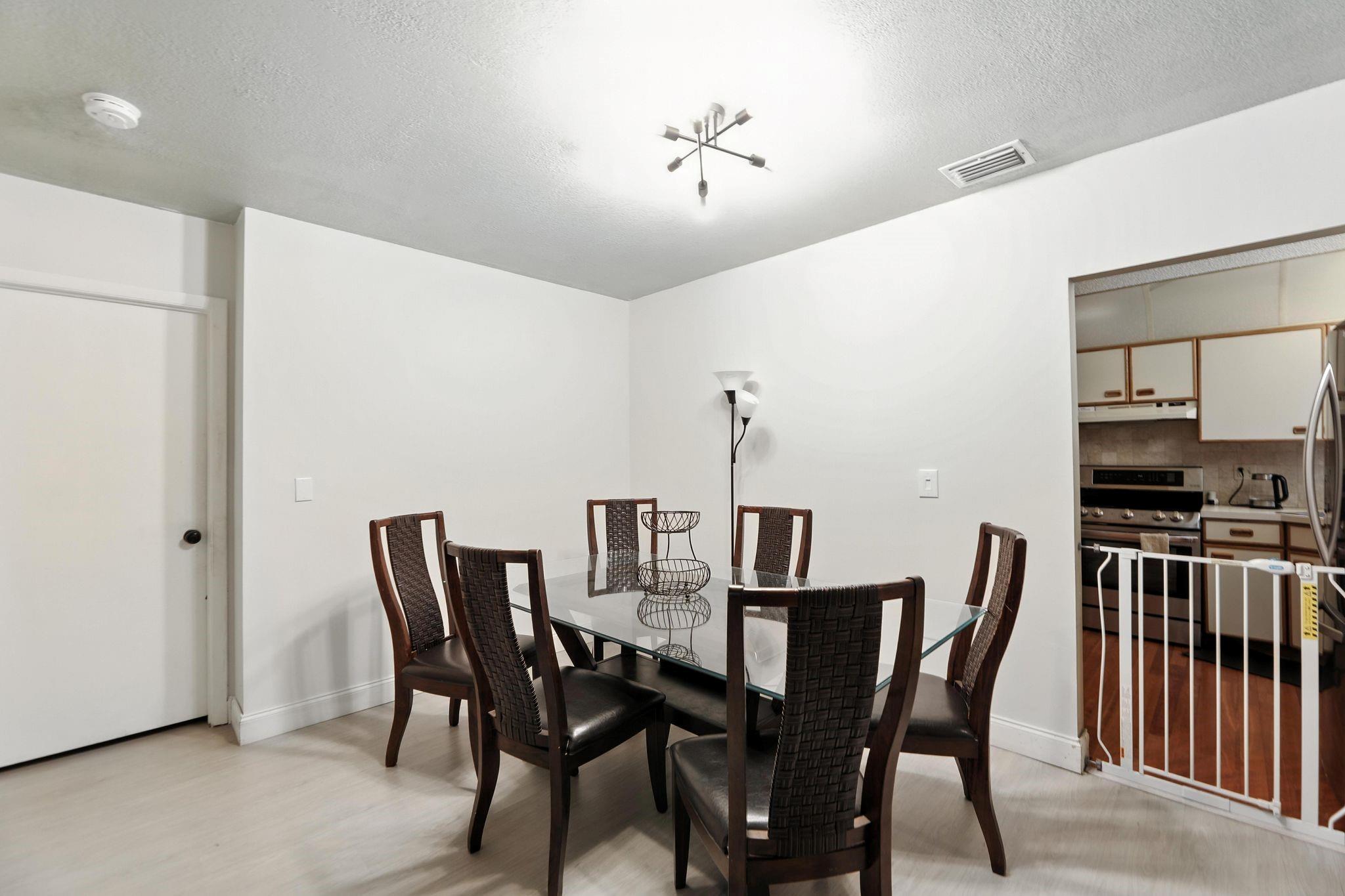 APPLEWOOD VILLAGE 4 - Residential