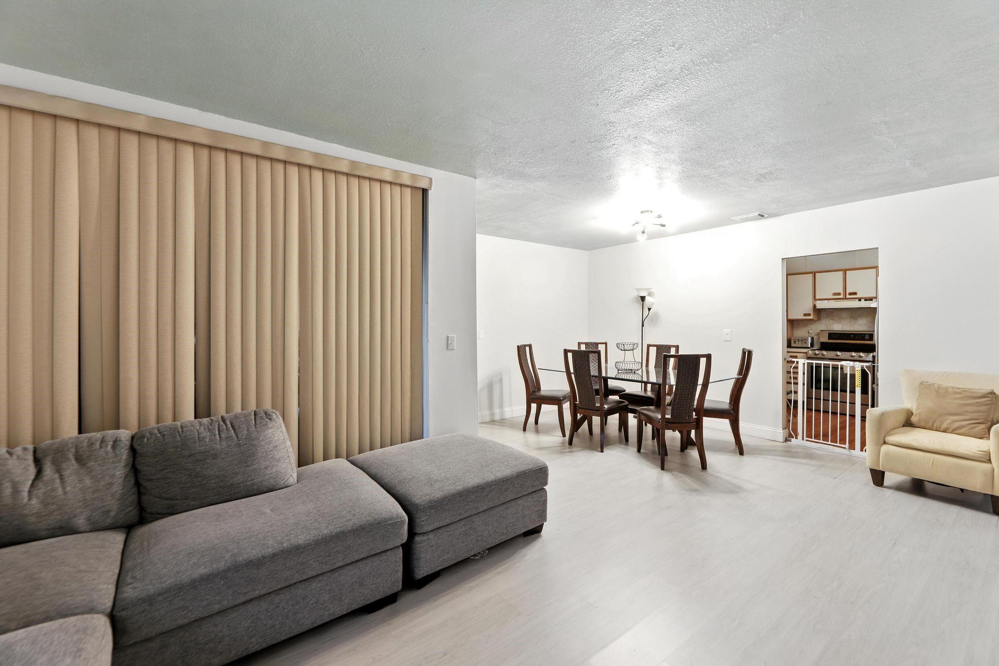 APPLEWOOD VILLAGE 4 - Residential