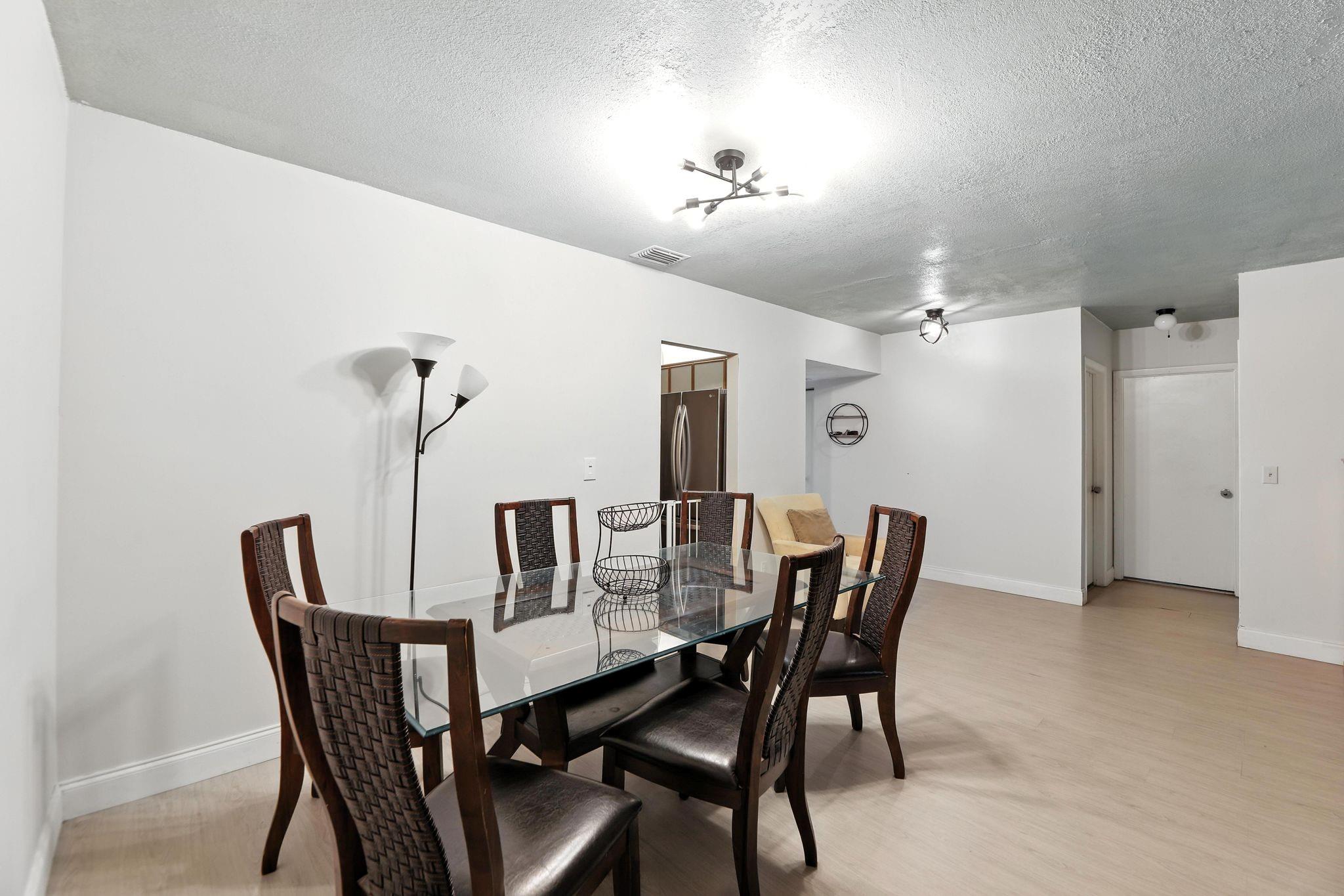 APPLEWOOD VILLAGE 4 - Residential