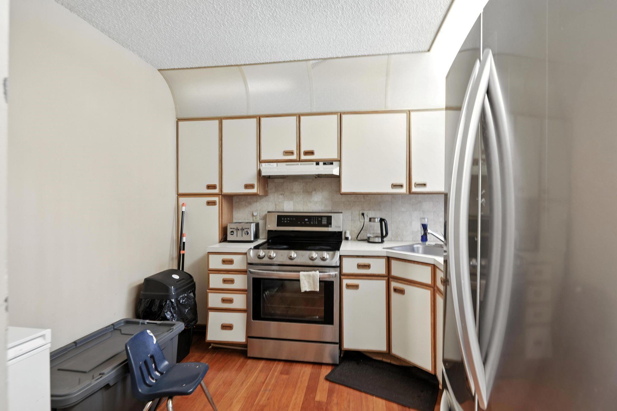 APPLEWOOD VILLAGE 4 - Residential