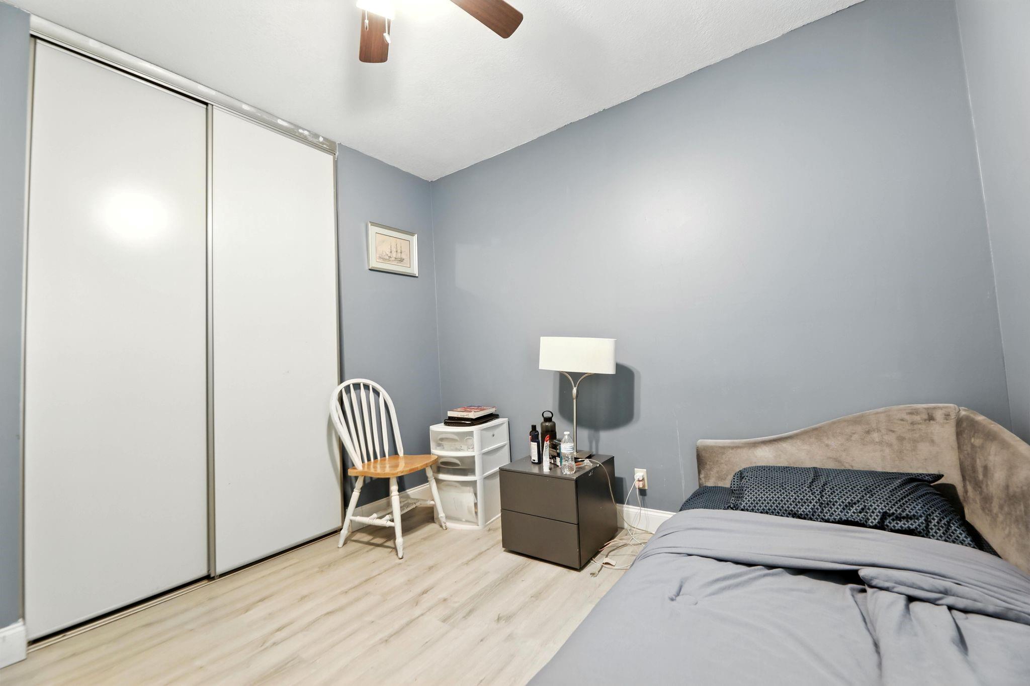 APPLEWOOD VILLAGE 4 - Residential