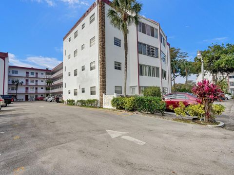 A home in Lauderdale Lakes