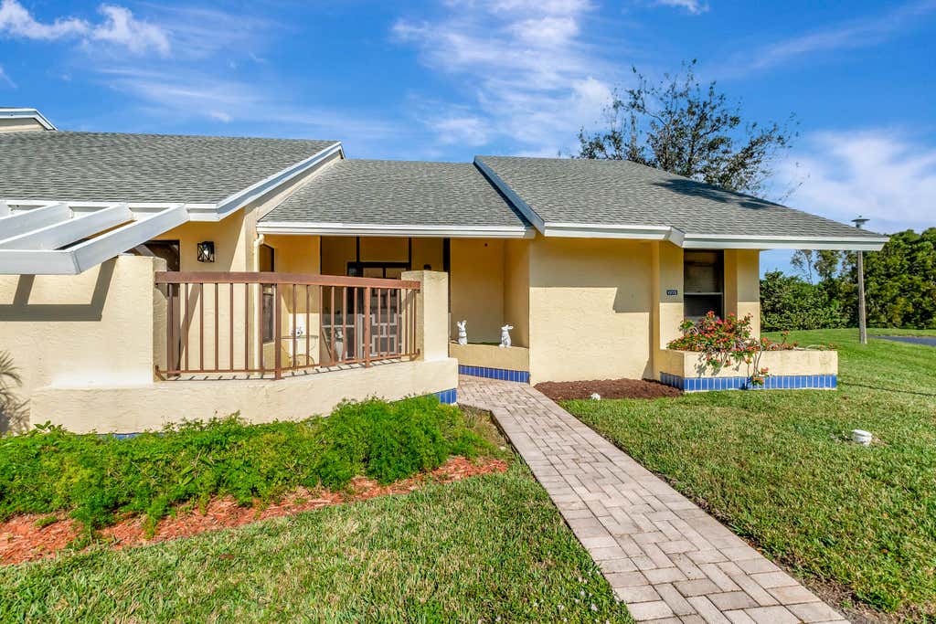 Photo of 10775 Waterberry Drive, Boca Raton, FL 33498 (MLS # R10950997)