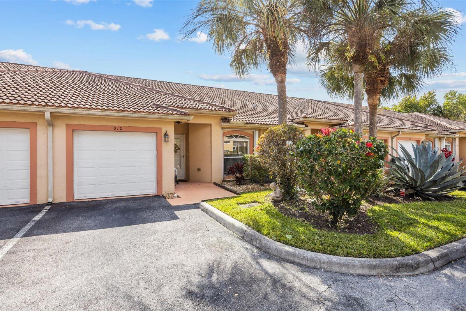 View photos, virtual tours, details... 4720 Lucerne Lakes Boulevard E 810