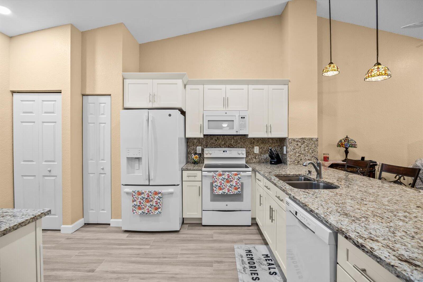 View photos, virtual tours, details... 4720 Lucerne Lakes Boulevard E 810