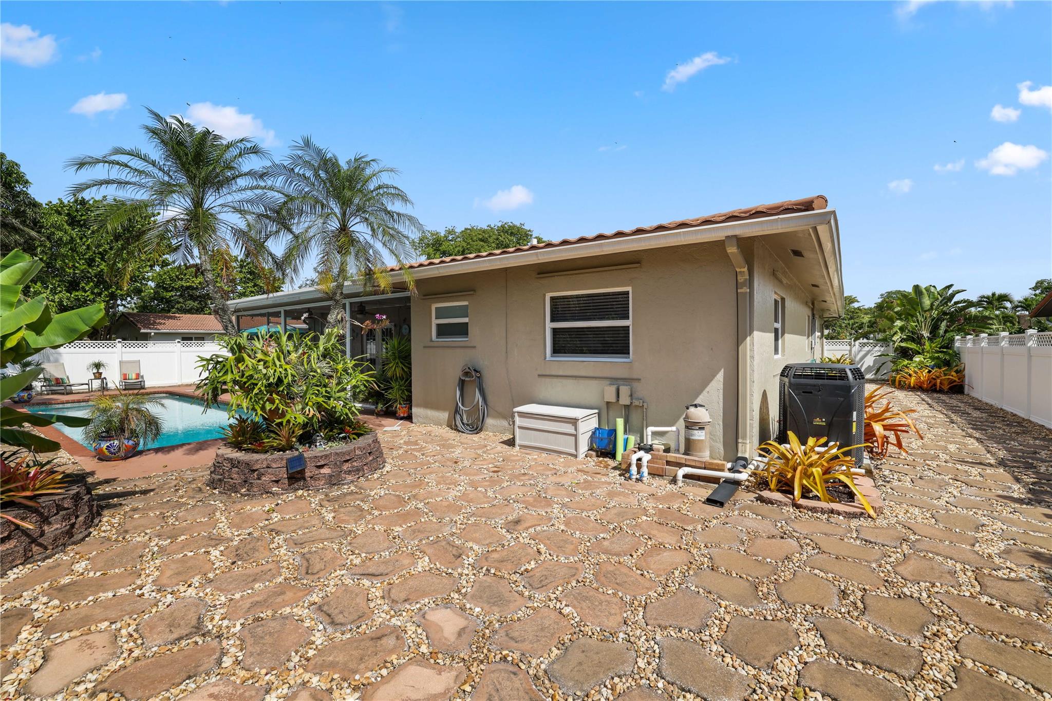 Ramblewood 76-49 B - Residential