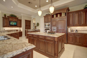 ROYAL PALM YACHT & COUNTRY CLUB - Residential