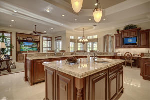 ROYAL PALM YACHT & COUNTRY CLUB - Residential