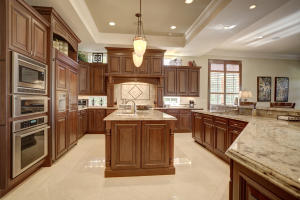 ROYAL PALM YACHT & COUNTRY CLUB - Residential