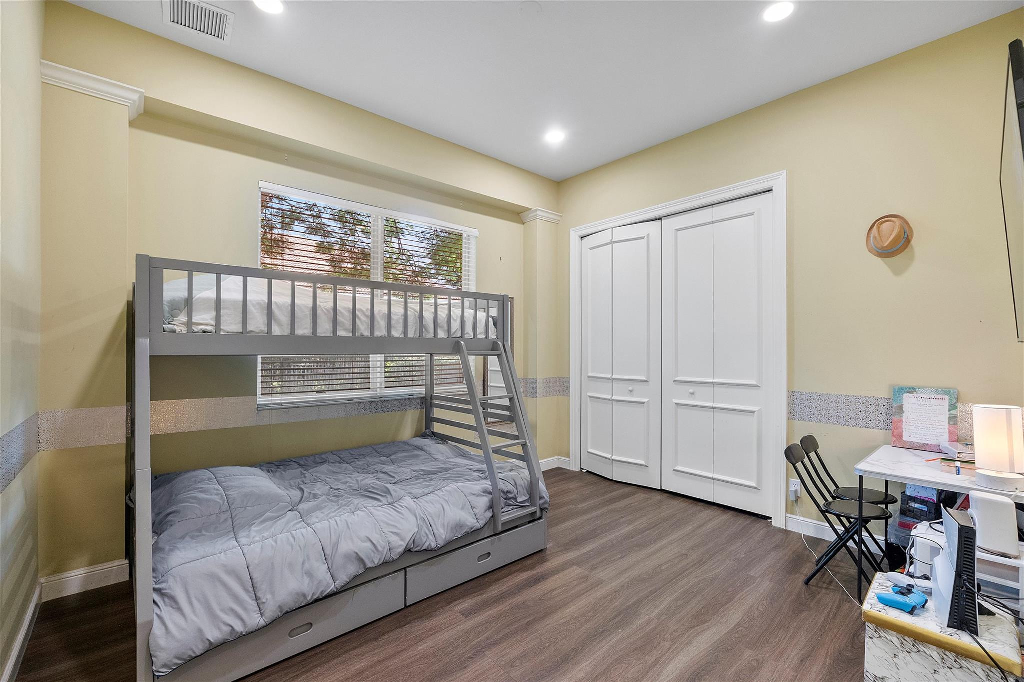 FOX RIDGE 157-8 B LOT 32 BLK K - Residential