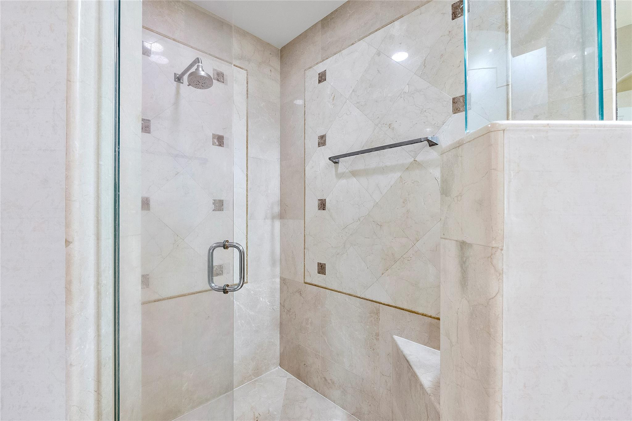 FOX RIDGE 157-8 B LOT 32 BLK K - Residential