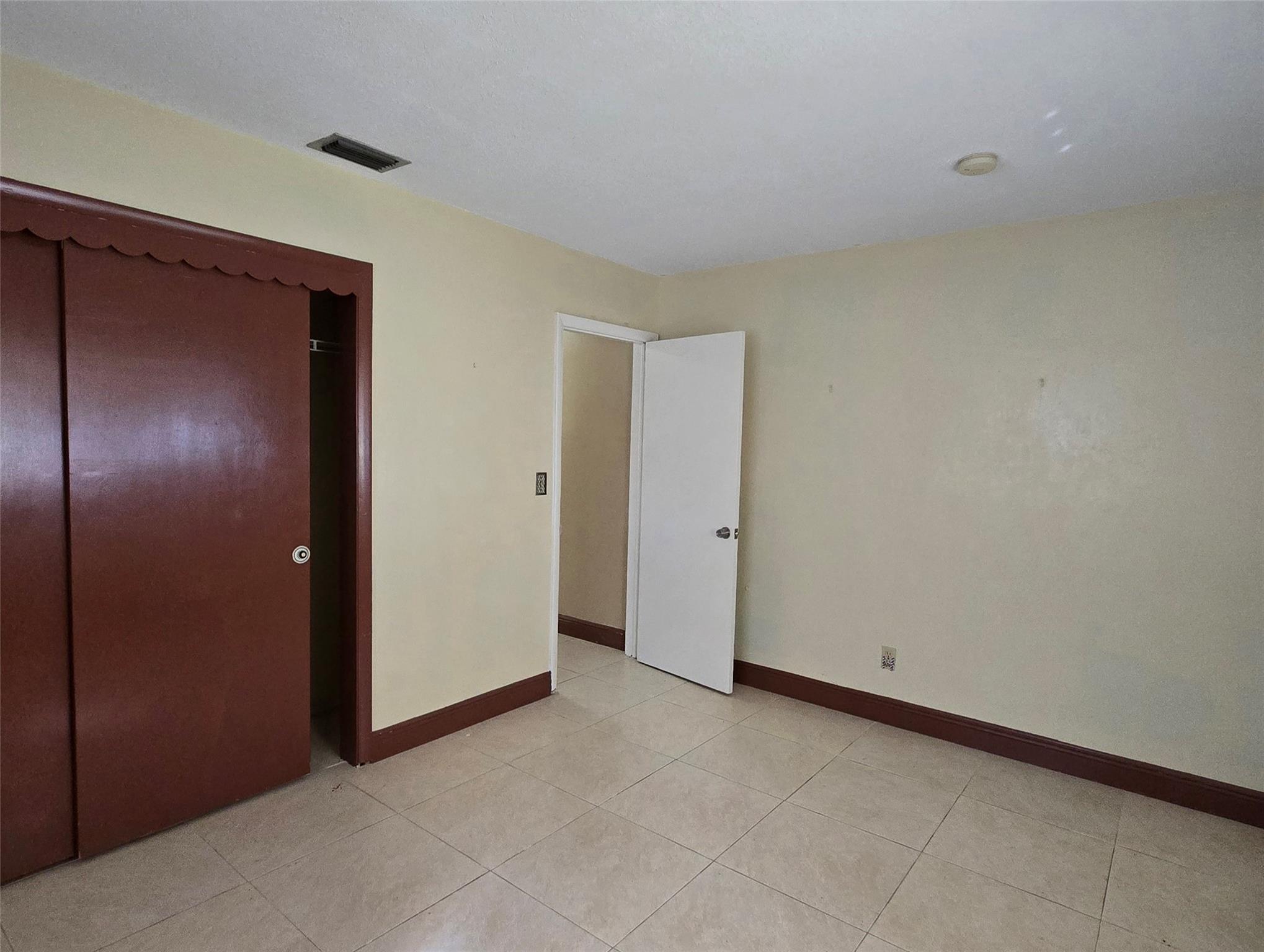 OAKLAND ESTATES 7TH SECTI - Residential Lease