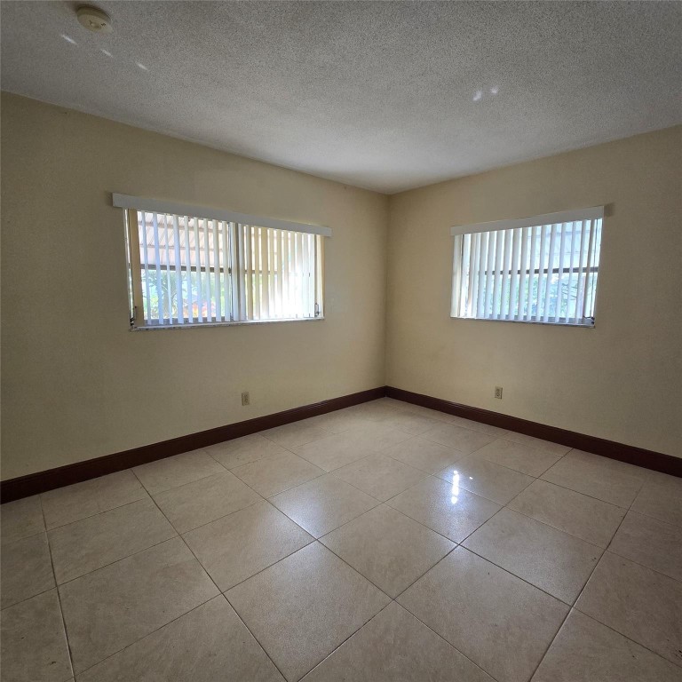 OAKLAND ESTATES 7TH SECTI - Residential Lease