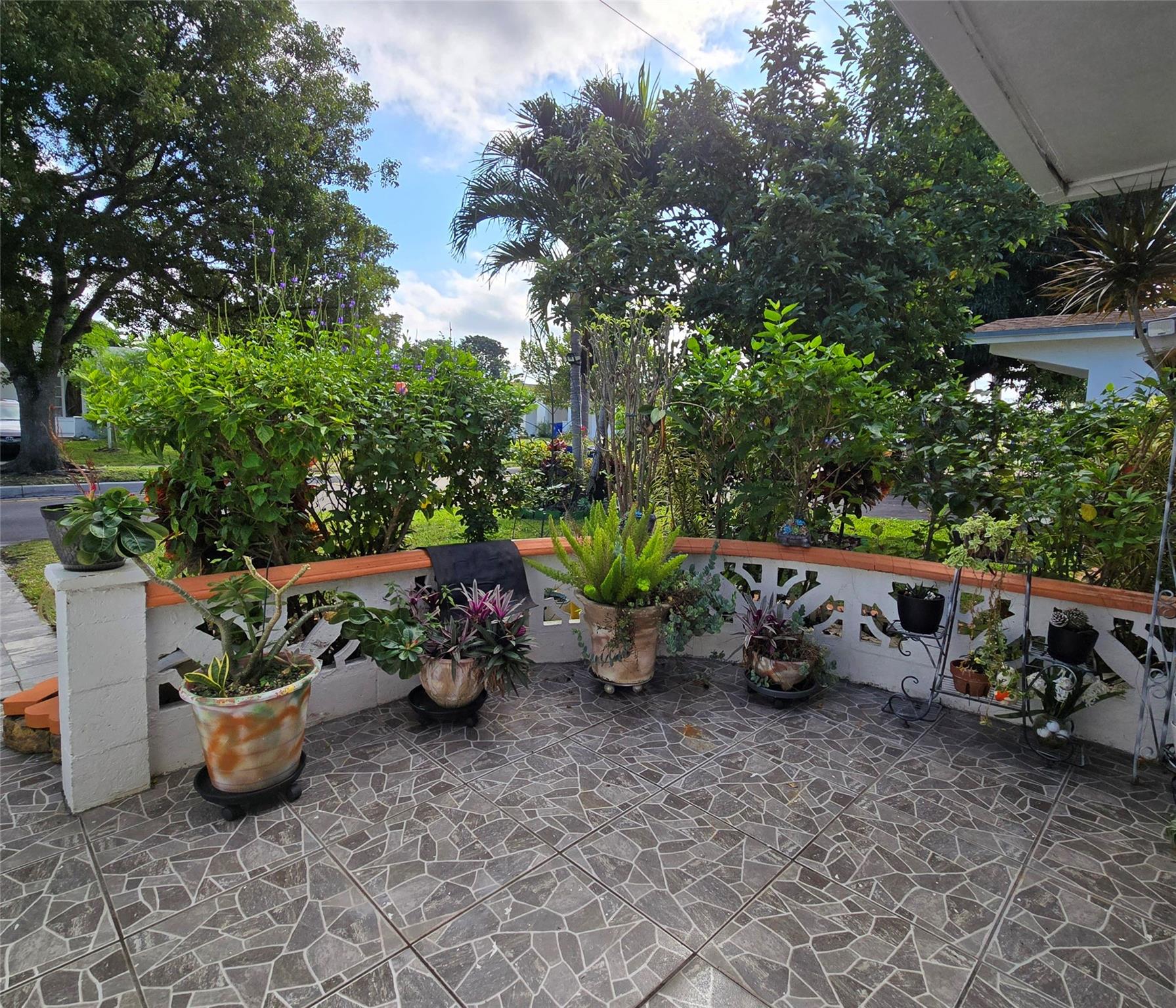 OAKLAND ESTATES 7TH SECTI - Residential Lease