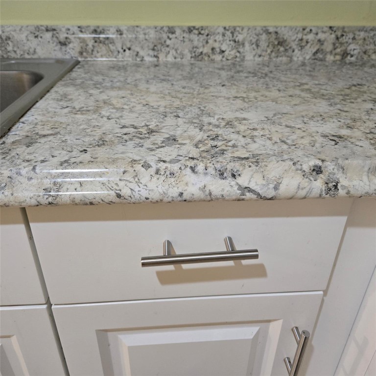 OAKLAND ESTATES 7TH SECTI - Residential Lease