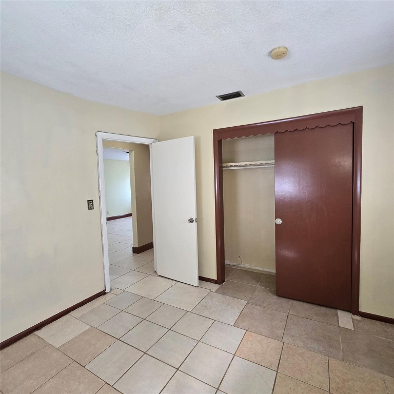 OAKLAND ESTATES 7TH SECTI - Residential Lease