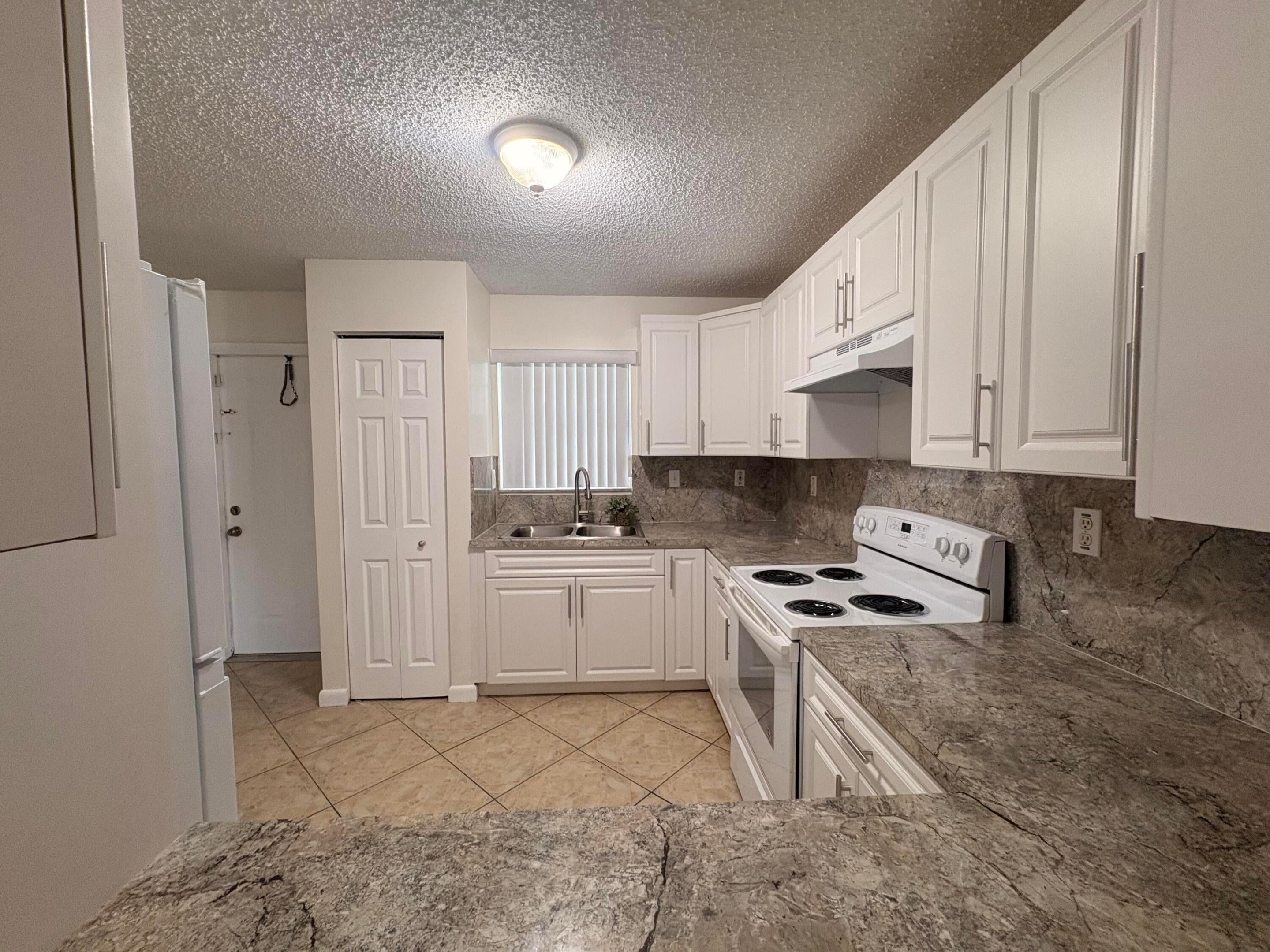 1711 SW 99TH Terrace