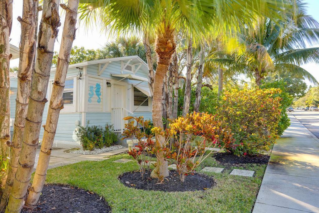 Photo of 216 S M Street #1, Lake Worth Beach, FL 33460 (MLS # R11096059)