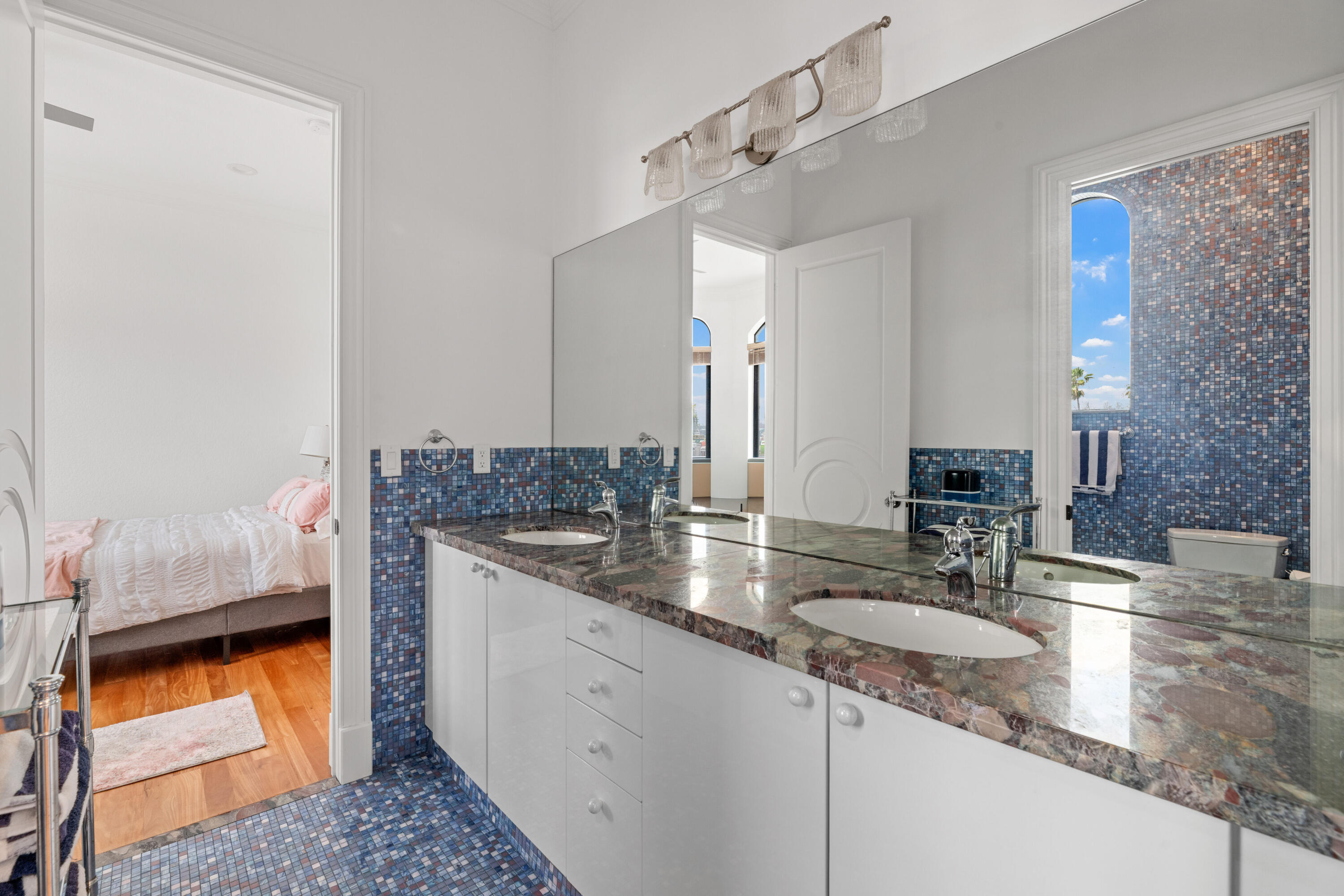 SOUTHFIELDS - Residential