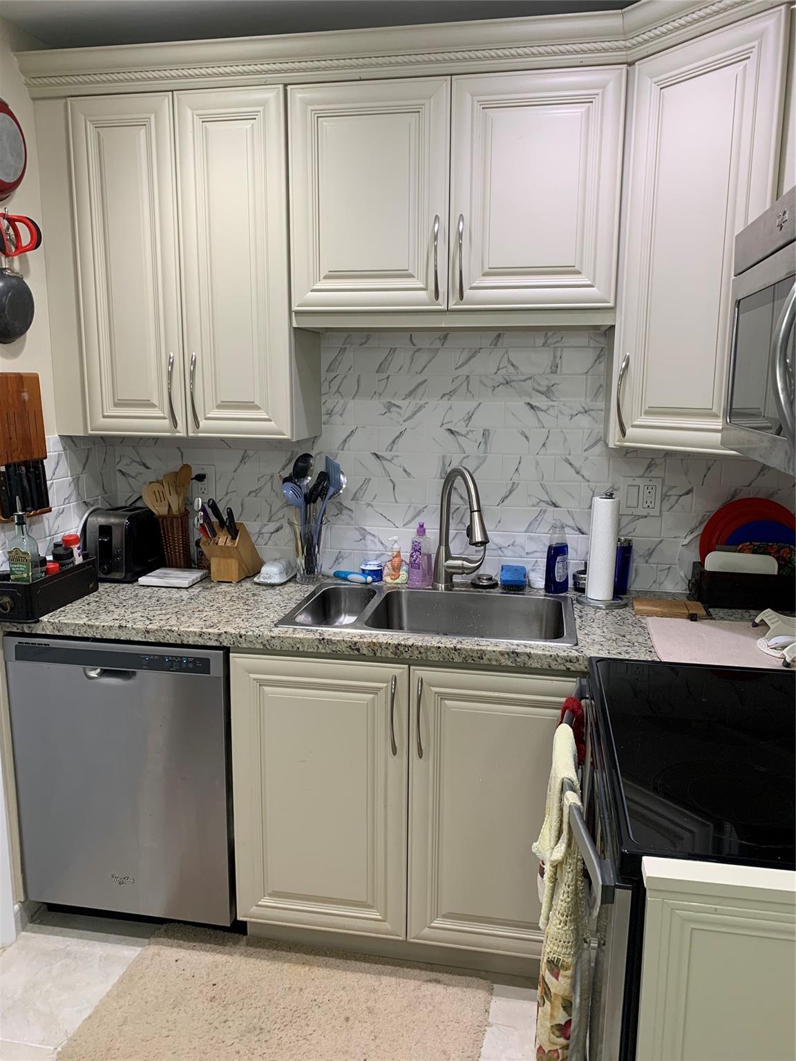 3020 NE 16 ave 204