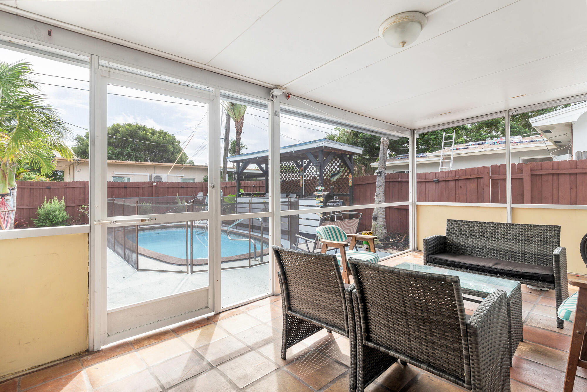 NORTH LAKE WORTH - Residential