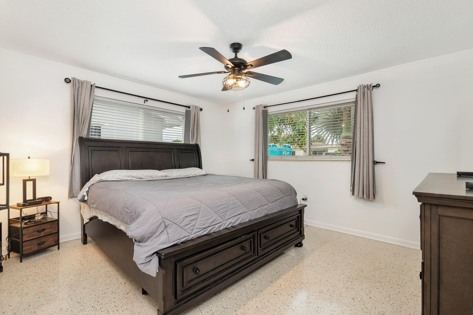 NORTH LAKE WORTH - Residential