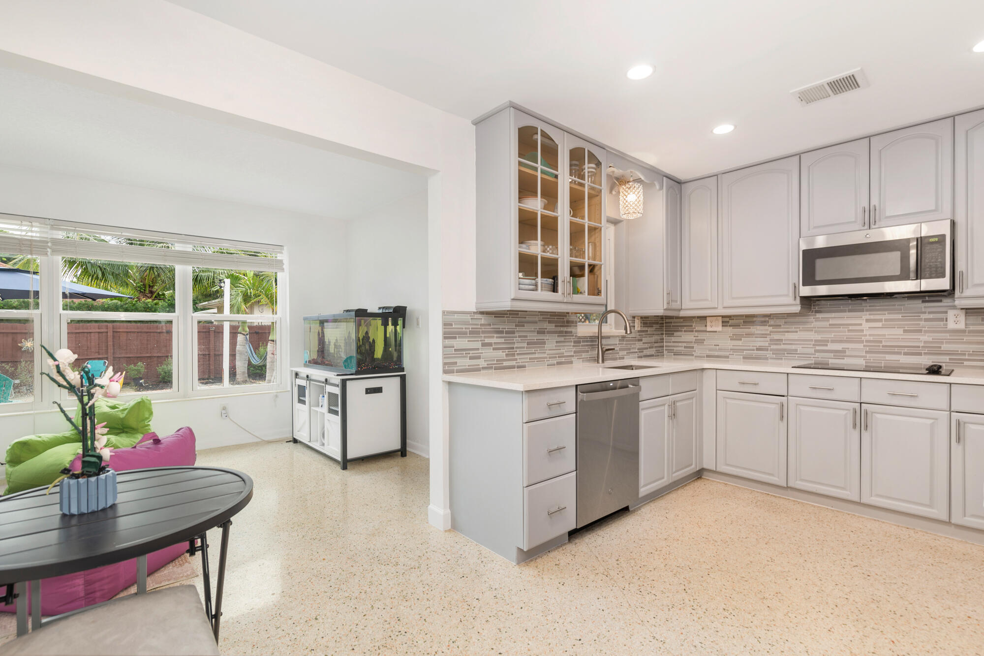 NORTH LAKE WORTH - Residential