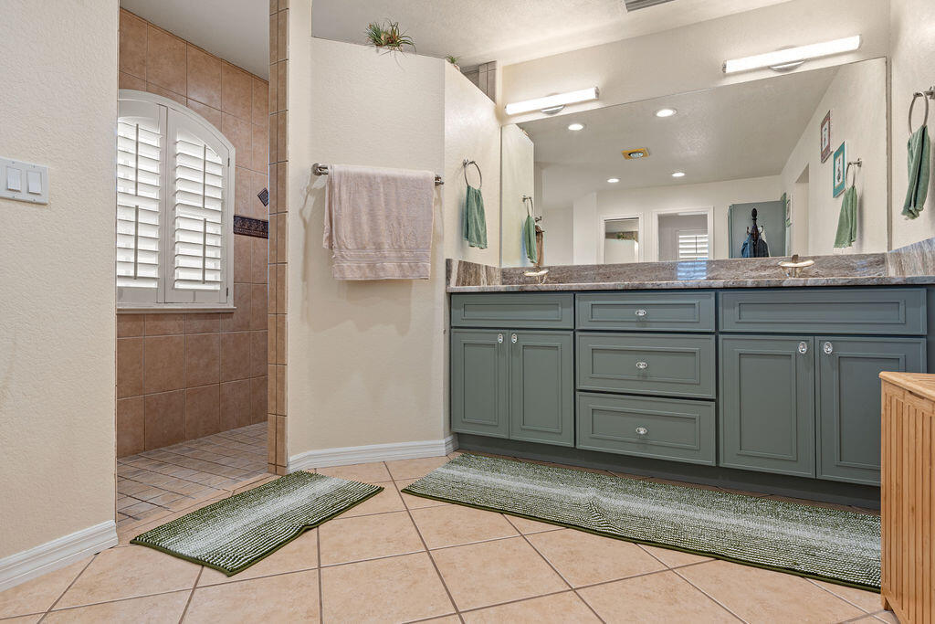 LAKE JOSEPHINE SUBD - Residential