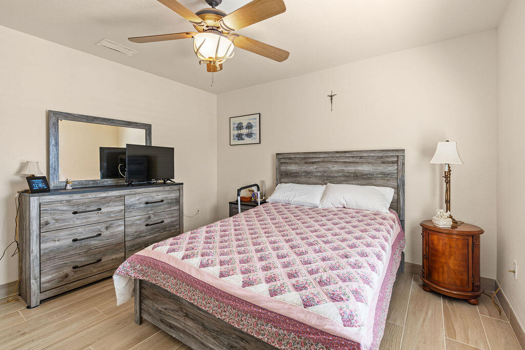 LAKE JOSEPHINE SUBD - Residential