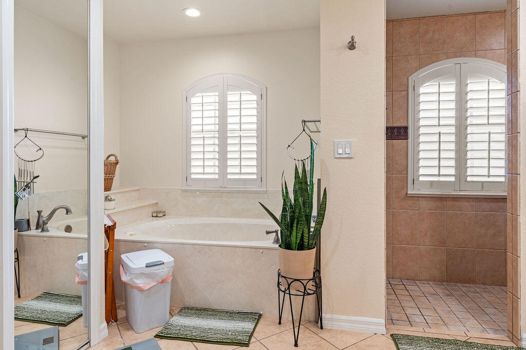 LAKE JOSEPHINE SUBD - Residential