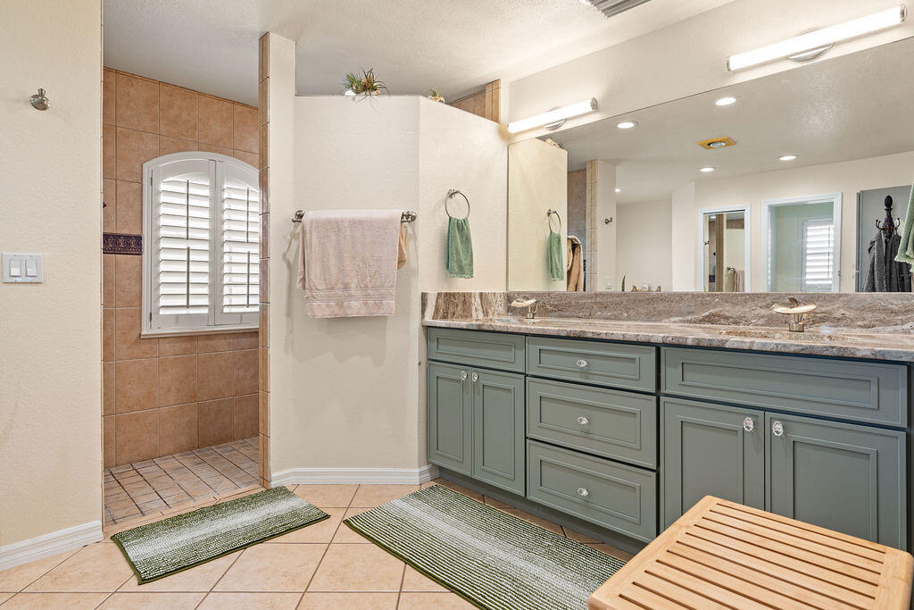 LAKE JOSEPHINE SUBD - Residential