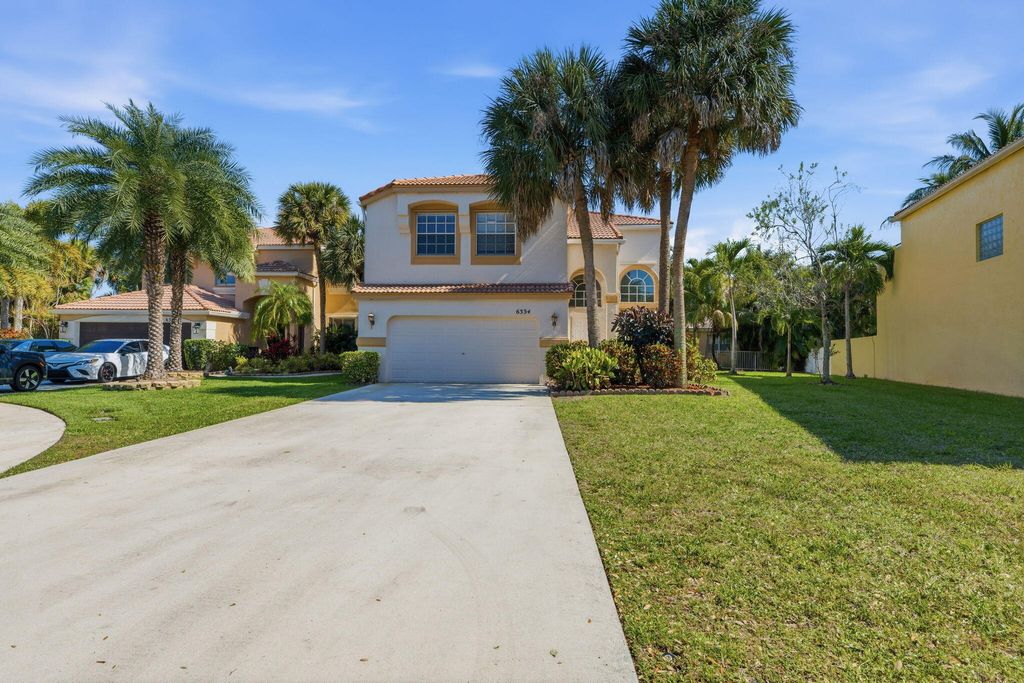 Photo of 6334 Stonehurst Circle, Lake Worth, FL 33467 (MLS # B26006994)
