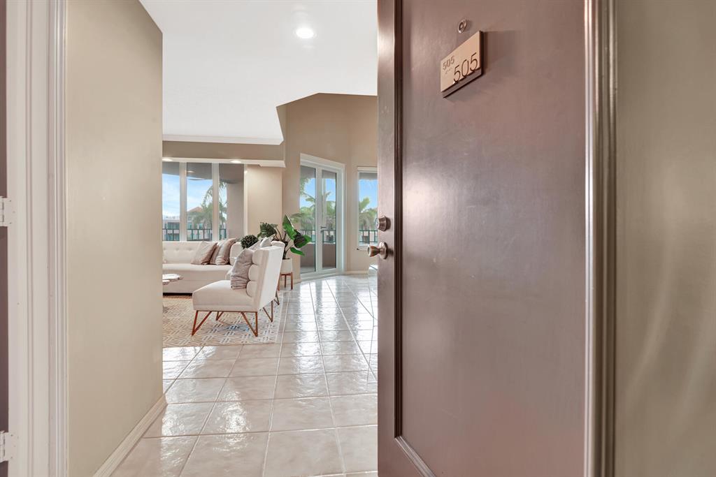 MIZNER COURT CONDO - Residential Lease