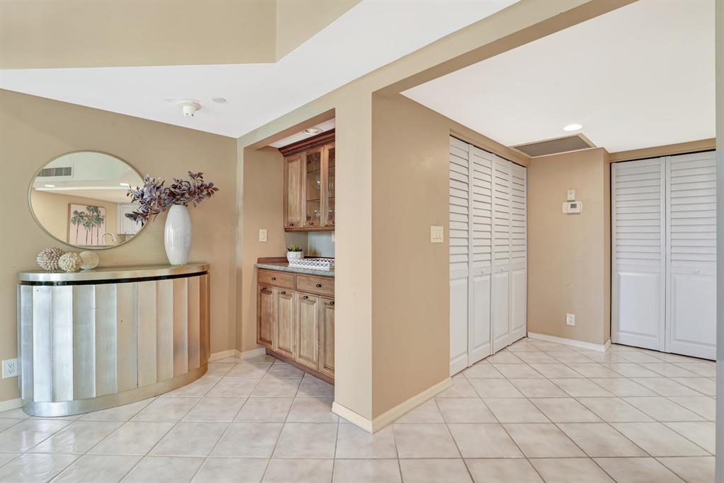 MIZNER COURT CONDO - Residential Lease