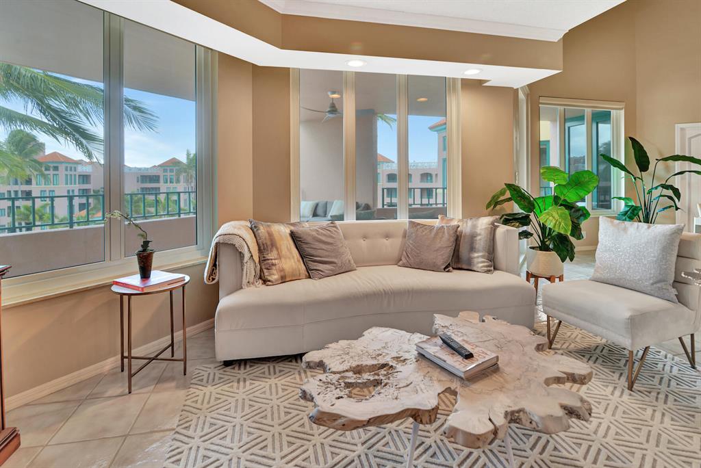 MIZNER COURT CONDO - Residential Lease