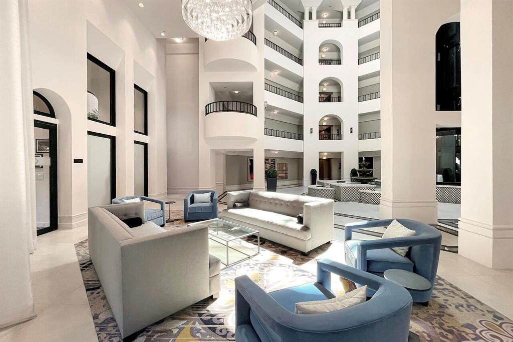 MIZNER COURT CONDO - Residential Lease