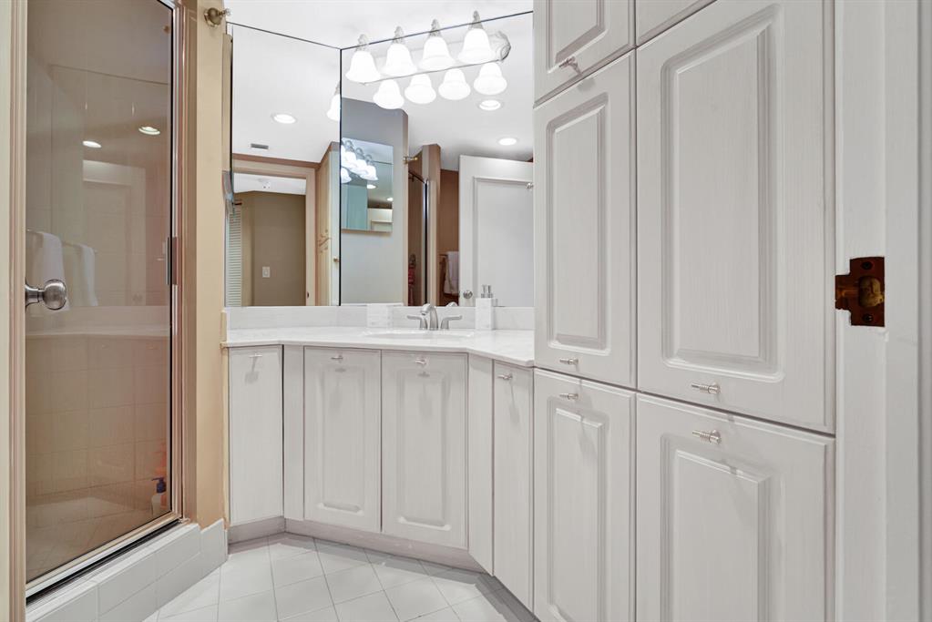 MIZNER COURT CONDO - Residential Lease