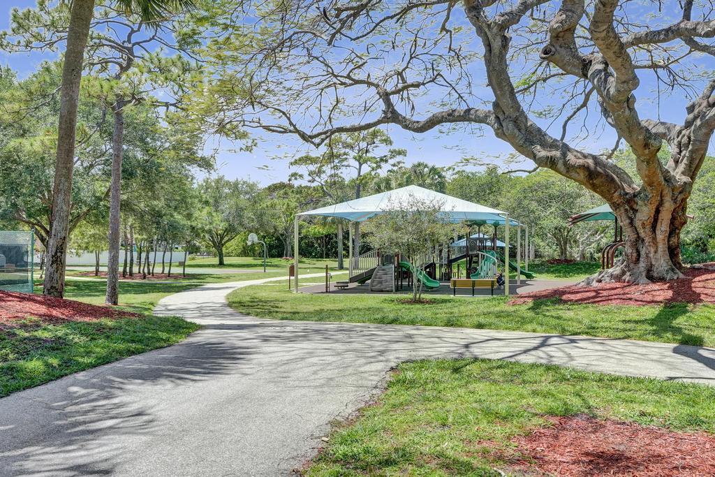 BOCA TIERRA 1ST SEC - Residential