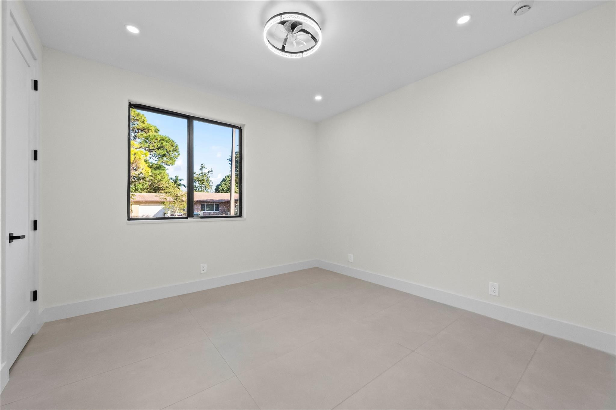 COCONUT CREEK 11TH SEC - Residential Lease