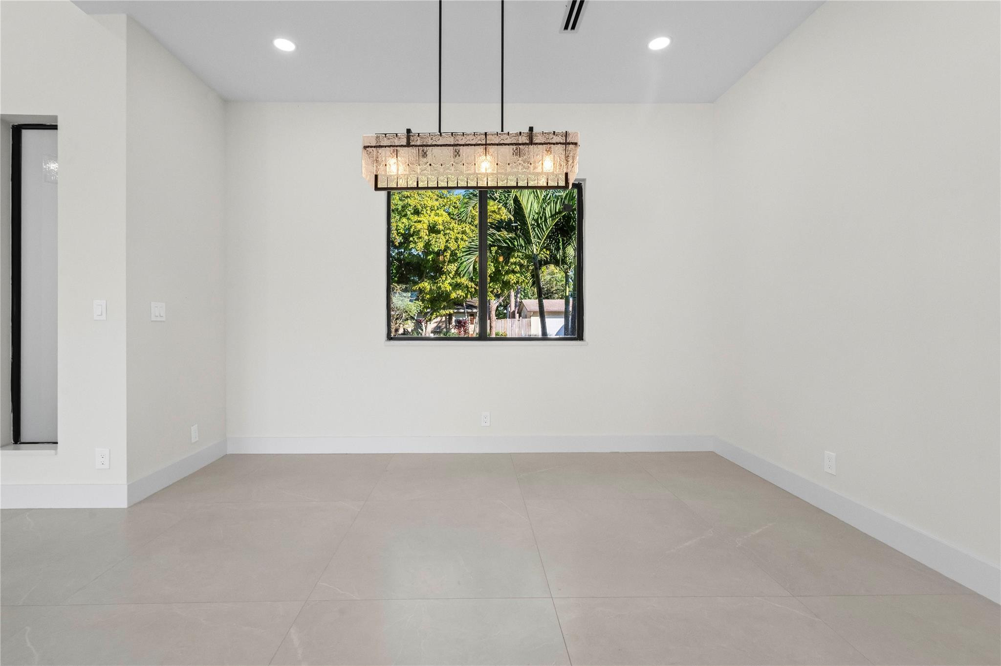 COCONUT CREEK 11TH SEC - Residential Lease